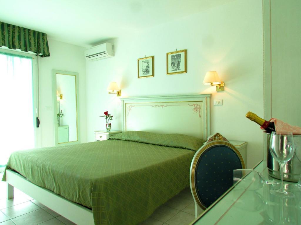 Hotel Oasi Λινιάνο Σαμπιαντόρο Δωμάτιο φωτογραφία