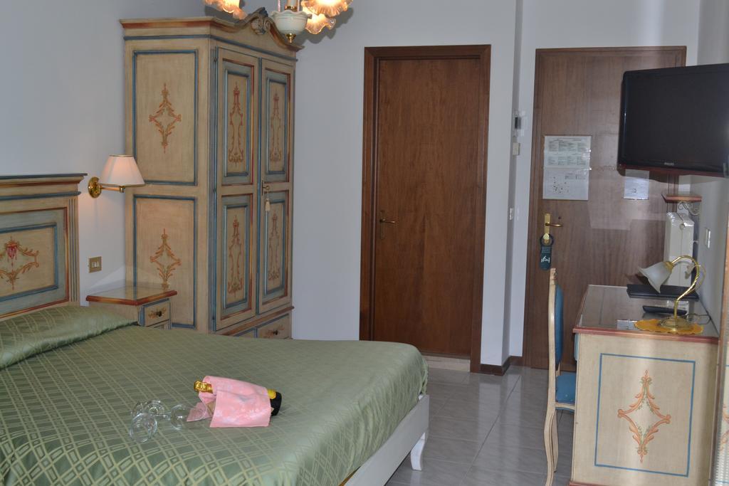 Hotel Oasi Λινιάνο Σαμπιαντόρο Εξωτερικό φωτογραφία